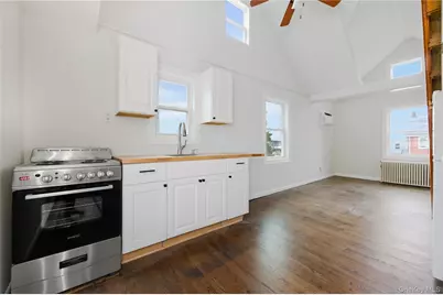 2984 Dorlon Place #Upper, Baldwin, NY 11510 - Photo 7