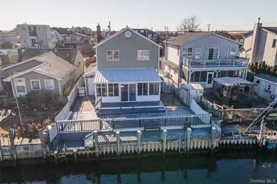 15 Roneck Court, Shirley, NY 11967 - Photo 9