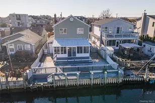 15 Roneck Ct, Shirley, NY 11967 - Photo 9