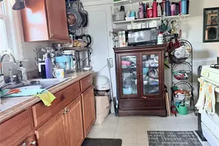 272 Jefferson Ave, Franklin Square, NY 11010 - Photo 9