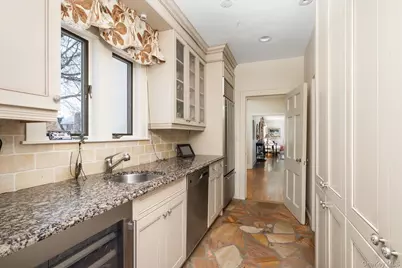 19 Amherst Road, Great Neck, NY 11021 - Photo 11