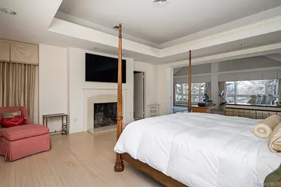 19 Amherst Road, Great Neck, NY 11021 - Photo 17