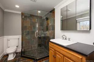 19 Amherst Rd, Great Neck, NY 11021 - Photo 25