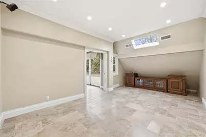 31 Admirals Drive E, Bay Shore, NY 11706 - Photo 29