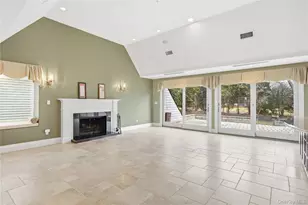 31 Admirals Dr E, Bay Shore, NY 11706 - Photo 9