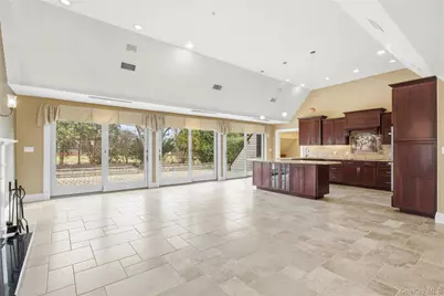 31 Admirals Drive E, Bay Shore, NY 11706 - Photo 13