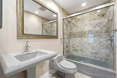 31 Admirals Drive E, Bay Shore, NY 11706 - Photo 27