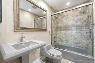 31 Admirals Dr E, Bay Shore, NY 11706 - Photo 27