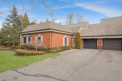 31 Admirals Drive E, Bay Shore, NY 11706 - Photo 3