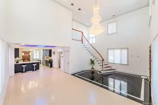 53-12 199th St, Fresh Meadows, NY 11365 - Photo 7