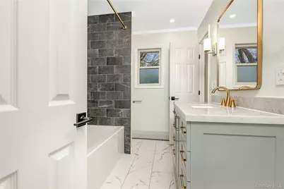 16 Hawkins Avenue, Center Moriches, NY 11934 - Photo 11