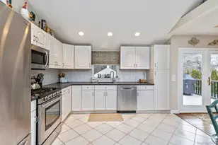 74 Lauren Ave, Dix Hills, NY 11746 - Photo 9