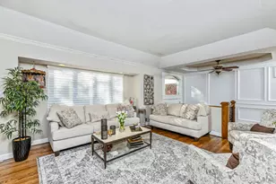 74 Lauren Ave, Dix Hills, NY 11746 - Photo 7