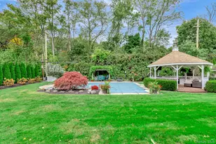 74 Lauren Ave, Dix Hills, NY 11746 - Photo 35