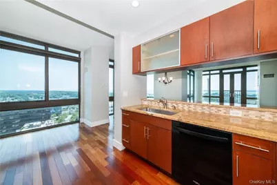 175 Huguenot Street #1802, New Rochelle, NY 10801 - Photo 3