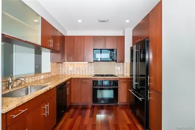 175 Huguenot Street #1802, New Rochelle, NY 10801 - Photo 5