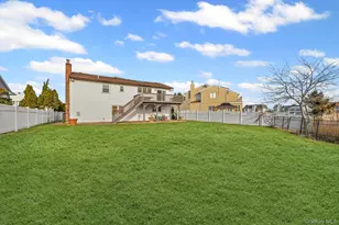 4068 Darby Ln, Seaford, NY 11783 - Photo 25