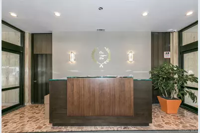 1 Kensington Gate #302, Great Neck, NY 11021 - Photo 3