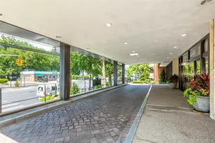 1 Kensington Gate, Great Neck, NY 11021 - Photo 27