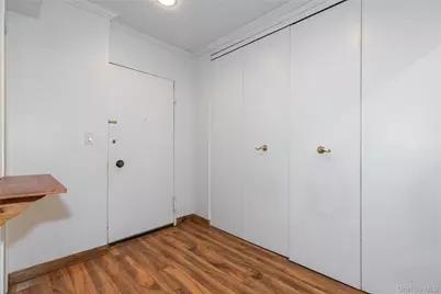 1 Kensington Gate #302, Great Neck, NY 11021 - Photo 9