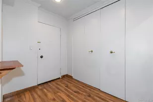 1 Kensington Gate, Great Neck, NY 11021 - Photo 9