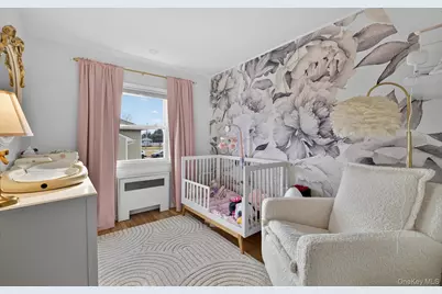 175 Evergreen Avenue, Smithtown, NY 11787 - Photo 15