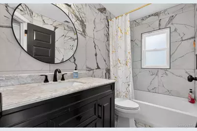 175 Evergreen Avenue, Smithtown, NY 11787 - Photo 17