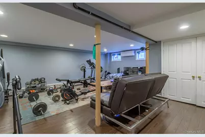 97 Gilmar Lane, Roslyn Heights, NY 11577 - Photo 27