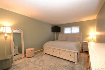 25 Glen Hollow Drive #H-23, Holtsville, NY 11742 - Photo 11