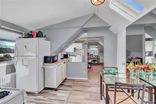 233 Sears Rd, West Islip, NY 11795 - Photo 19