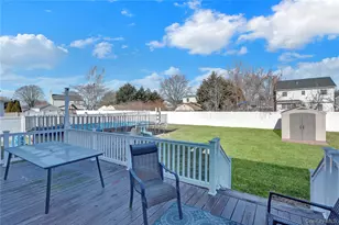 233 Sears Rd, West Islip, NY 11795 - Photo 29