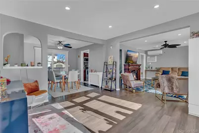 233 Sears Road, West Islip, NY 11795 - Photo 3