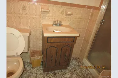 68-09 79 Street, Middle Village, NY 11379 - Photo 7