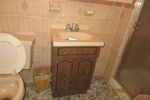 68-09 79th St, Middle Village, NY 11379 - Photo 7