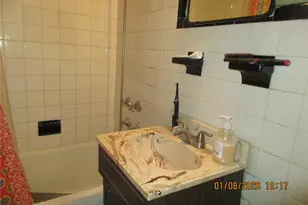 68-09 79th St, Middle Village, NY 11379 - Photo 9