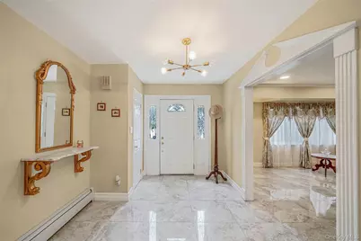 138 Main Avenue, Lake Grove, NY 11755 - Photo 5