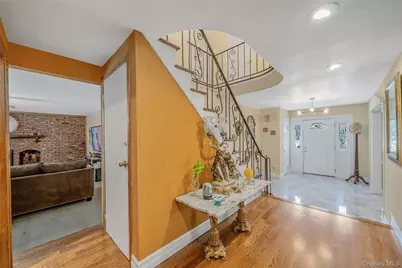 138 Main Avenue, Lake Grove, NY 11755 - Photo 21