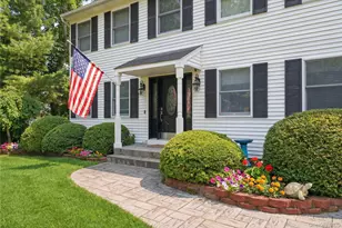 3 Hampton Dr, Center Moriches, NY 11934 - Photo 3