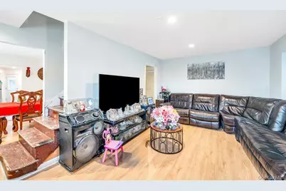 622 Wyngate Drive E, Valley Stream, NY 11580 - Photo 13