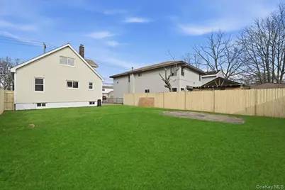 160 Argyle Avenue, Uniondale, NY 11553 - Photo 29