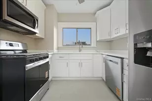 160 Argyle Ave, Uniondale, NY 11553 - Photo 5