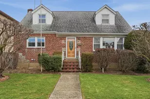 83-57 251st St, Bellerose, NY 11426 - Photo 13