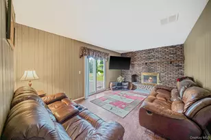 24 Oakdale Ave, Farmingville, NY 11738 - Photo 15