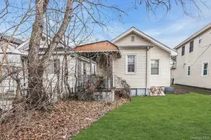 949 N 7th St, New Hyde Park, NY 11040 - Photo 5