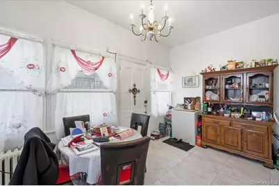 2523 Woodhull Avenue, Bronx, NY 10469 - Photo 9