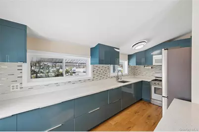 21 Amboy Road, Oakdale, NY 11769 - Photo 13