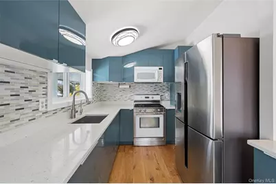 21 Amboy Road, Oakdale, NY 11769 - Photo 11