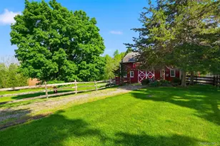 101 Drake Rd, Pleasant Valley, NY 12569 - Photo 11