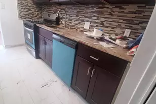 107-37 Van Wyck Expy, Jamaica, NY 11435 - Photo 25