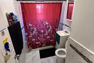 107-37 Van Wyck Expy, Jamaica, NY 11435 - Photo 29